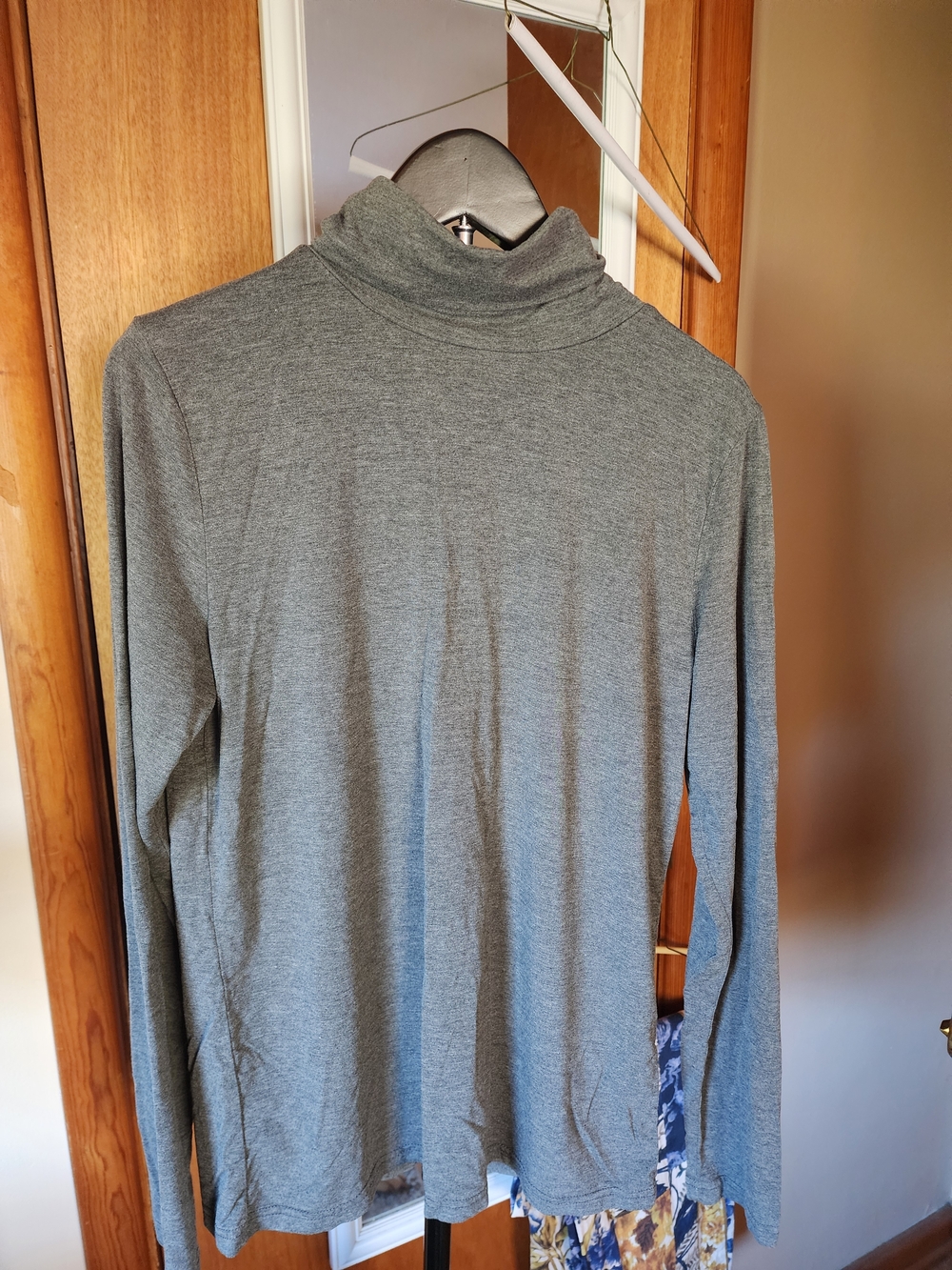 Gray/Black/White Long Sleeve Turtleneck Top Bundle Of 3 Size  XL Lightweight